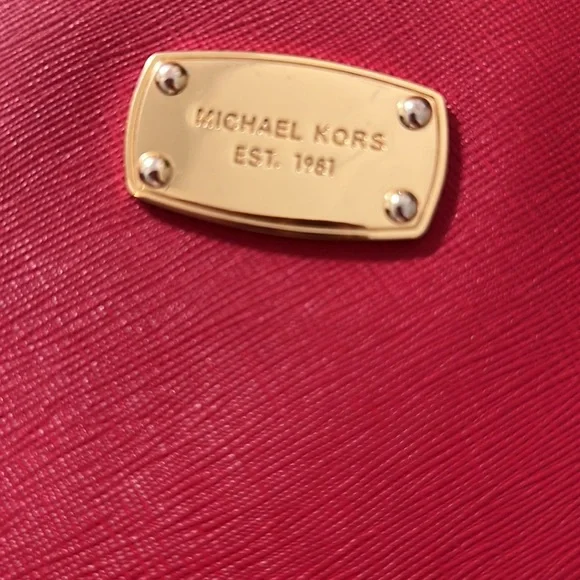 MK CROSSBODY BAG IN excellent condition - Picture 9 of 9